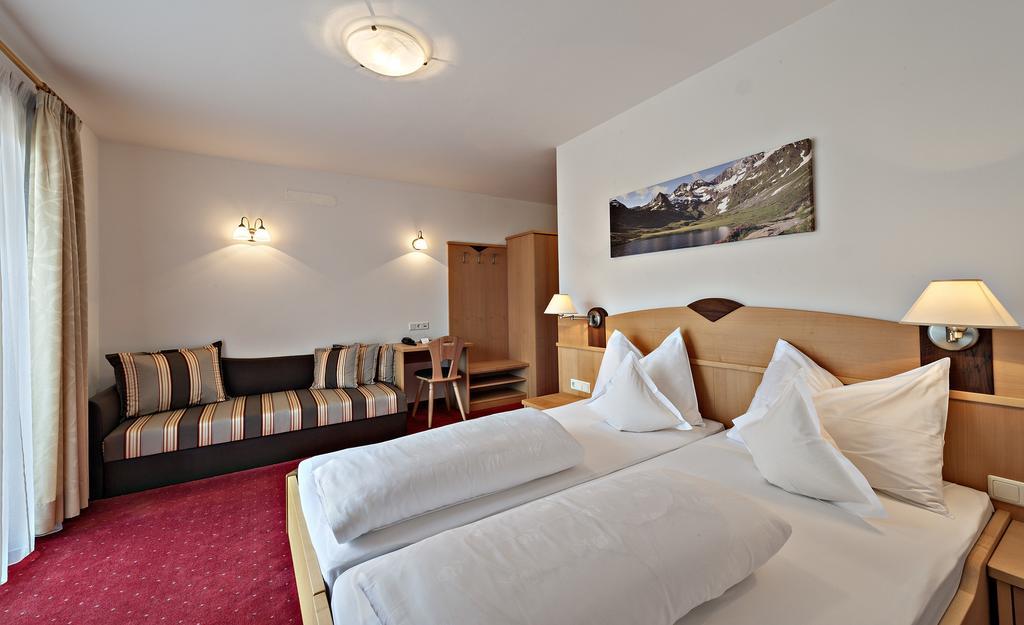 Hotel Pfandleralm San Martino In Passiria  Chambre photo
