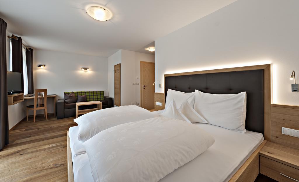 Hotel Pfandleralm San Martino In Passiria  Chambre photo